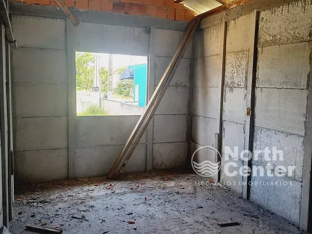 Casa com 360m² 2 quartos e 1 banheiro, à venda, no bairro Salinas em Balneário Barra do Sul