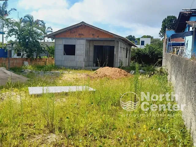 Casa com 360m² 2 quartos e 1 banheiro, à venda, no bairro Salinas em Balneário Barra do Sul