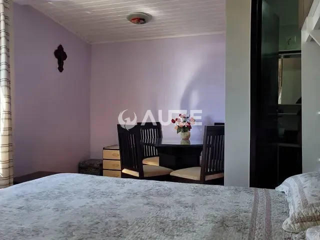 Casa com 220m² 3 quartos e 2 banheiros, à venda, no bairro Xaxim em Curitiba