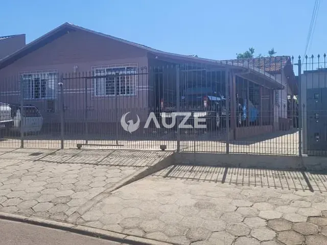 Casa com 220m² 3 quartos e 2 banheiros, à venda, no bairro Xaxim em Curitiba