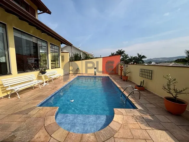 Casa com 404m² 4 quartos e 6 banheiros, à venda, no bairro Alphaville em Santana de Parnaíba