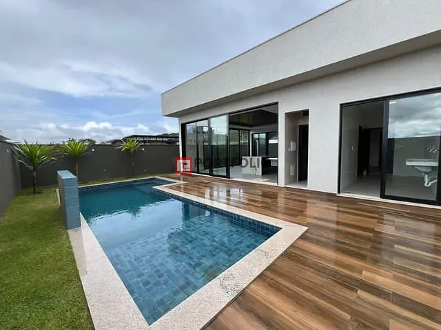Casa com 640m² 4 quartos e 6 banheiros, à venda, no bairro Parque Cidade em Goiânia