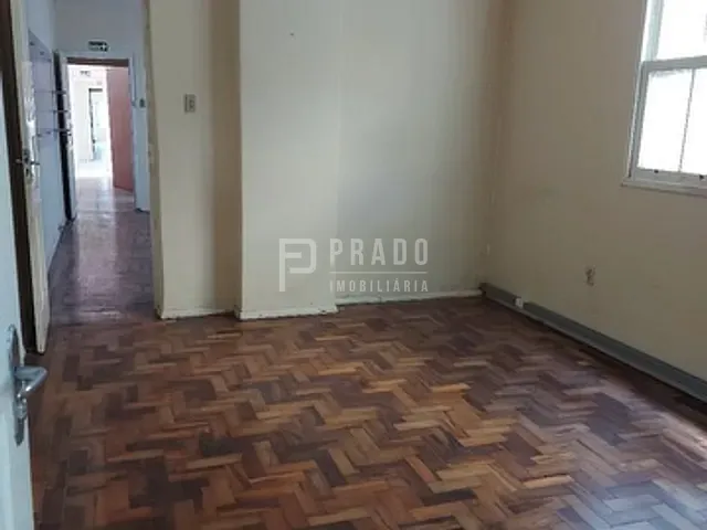 Casa com 225m² 2 quartos e 2 banheiros, à venda, no bairro Centro em Pelotas