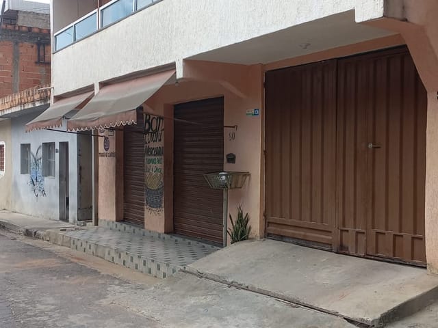 Casa 3 quartos e 1 banheiro, à venda, no bairro Novo Aarão Reis em Belo Horizonte