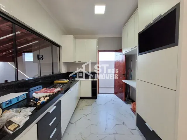 Casa com 200m² 3 quartos e 2 banheiros, à venda, no bairro Jardim Mirante em Andradas