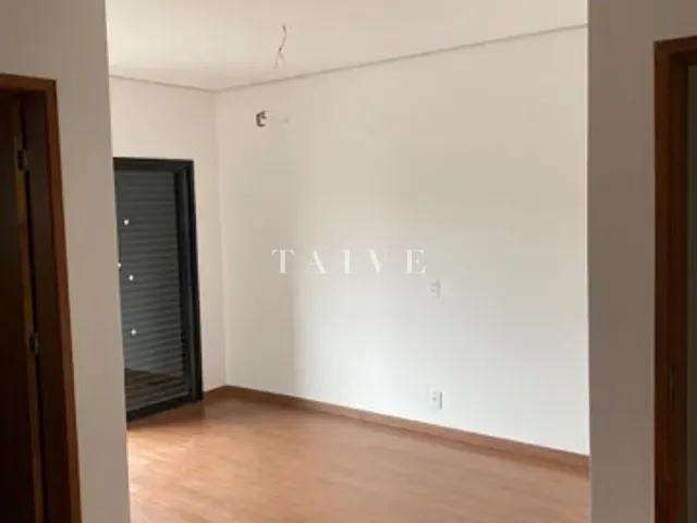 Sobrado com 149m² 3 quartos e 2 banheiros, à venda, no bairro Gleba Simon Frazer em Londrina