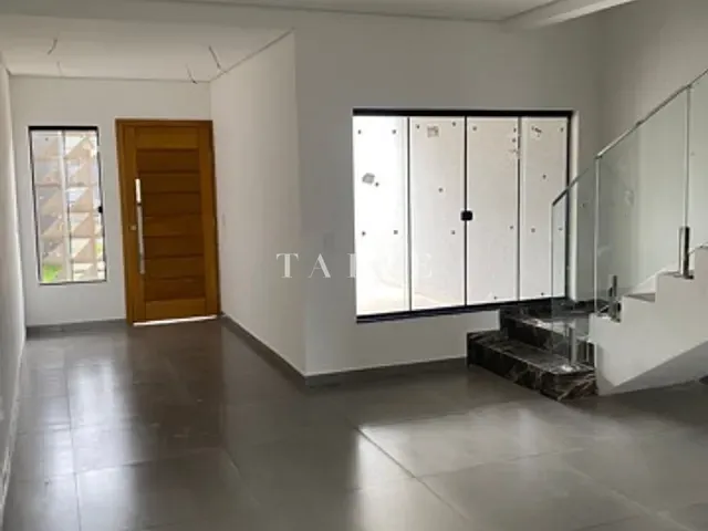 Sobrado com 149m² 3 quartos e 2 banheiros, à venda, no bairro Gleba Simon Frazer em Londrina