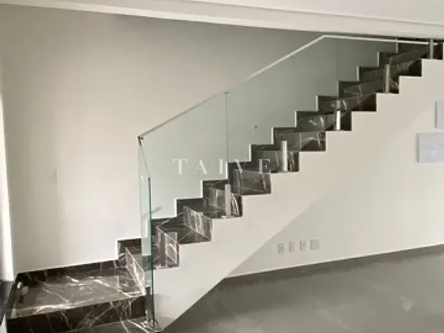 Sobrado com 149m² 3 quartos e 2 banheiros, à venda, no bairro Gleba Simon Frazer em Londrina