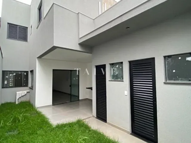 Sobrado com 149m² 3 quartos e 2 banheiros, à venda, no bairro Gleba Simon Frazer em Londrina