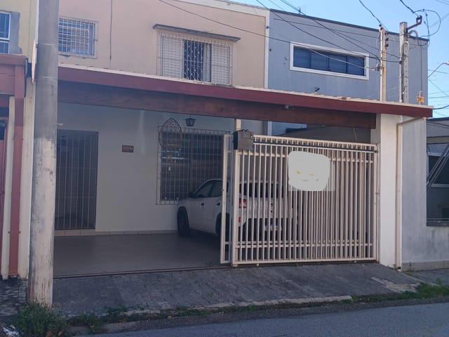 Casa com 132m² 3 quartos e 3 banheiros, à venda, no bairro Jardim Maria Augusta em Taubaté