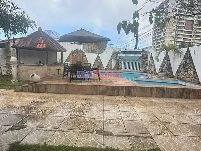 Casa 4 quartos e 4 banheiros, à venda ou para alugar, no bairro Jardim Savóia em Ilhéus