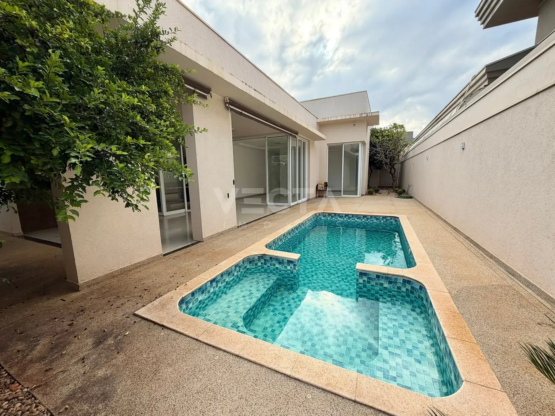 Casa, 3 quartos, 297 m² - Foto 1