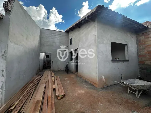 Casa com 112m² 2 quartos e 2 banheiros, à venda, no bairro Parque das Mangabeiras em Araxá