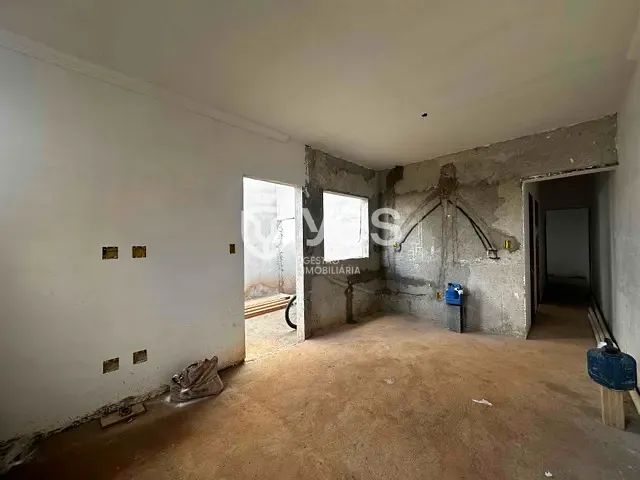 Casa com 112m² 2 quartos e 2 banheiros, à venda, no bairro Parque das Mangabeiras em Araxá
