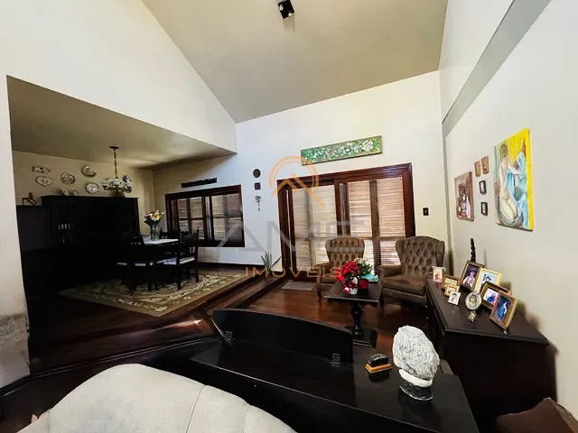 Casa com 384m² 3 quartos e 4 banheiros, à venda, no bairro Areal em Pelotas