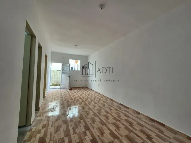 Casa 2 quartos e 1 banheiro, para alugar, no bairro Jardim Aeroporto I em Mogi das Cruzes