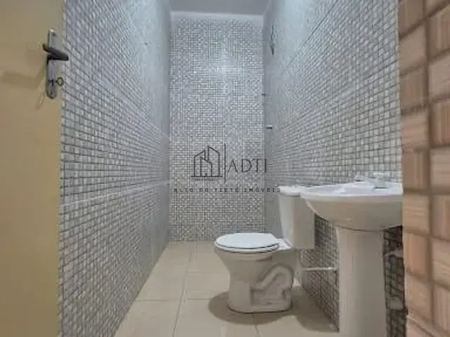 Casa 2 quartos e 1 banheiro, para alugar, no bairro Jardim Aeroporto I em Mogi das Cruzes