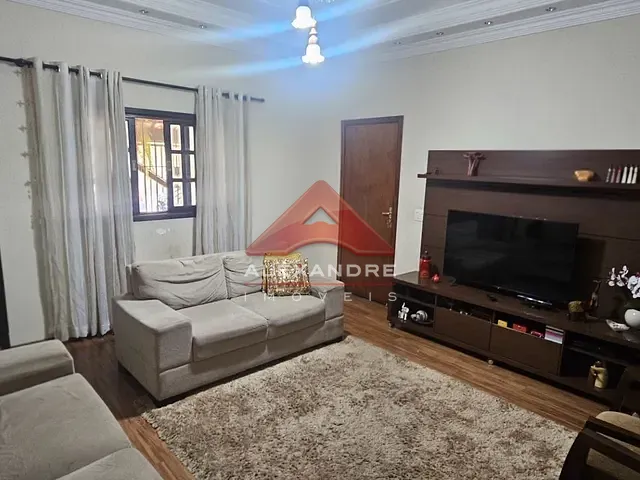 Casa com 150m² 4 quartos e 2 banheiros, à venda, no bairro Vila Industrial em São José dos Campos