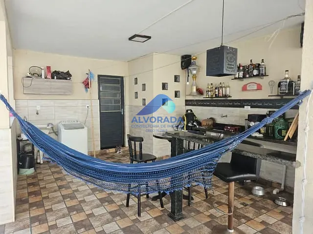 Casa com 300m² 3 quartos e 2 banheiros, à venda, no bairro Santana em São José dos Campos
