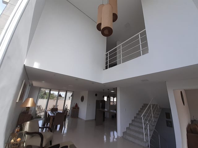Casa com 250m² 3 quartos e 4 banheiros, à venda, no bairro Mogi Moderno em Mogi das Cruzes