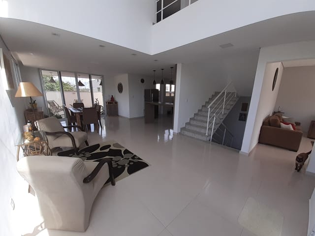Casa com 250m² 3 quartos e 4 banheiros, à venda, no bairro Mogi Moderno em Mogi das Cruzes