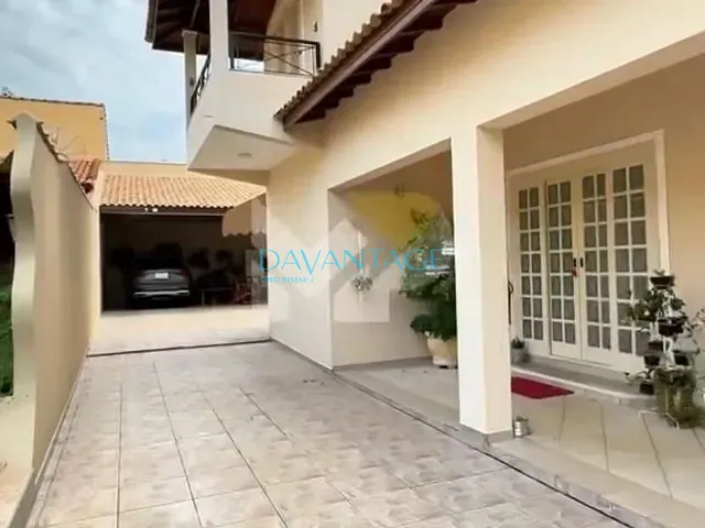 Casa com 1020m² 3 quartos e 4 banheiros, à venda, no bairro Colinas de São Pedro em São Pedro