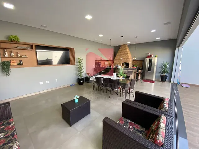 Casa 3 quartos e 4 banheiros, à venda, no bairro Rosário em Pirassununga
