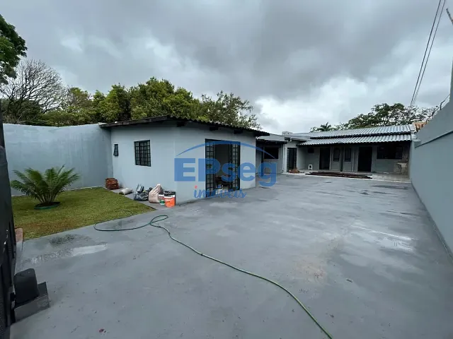Casa com 300m² 3 quartos e 2 banheiros, à venda, no bairro San Conrado em Londrina