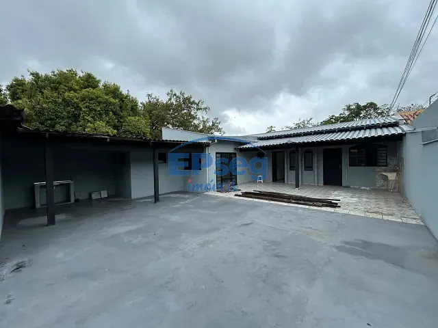 Casa com 300m² 3 quartos e 2 banheiros, à venda, no bairro San Conrado em Londrina