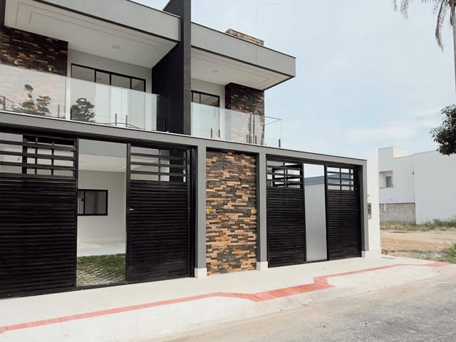 Casa com 150m² 3 quartos e 3 banheiros, à venda, no bairro Manguinhos em Serra