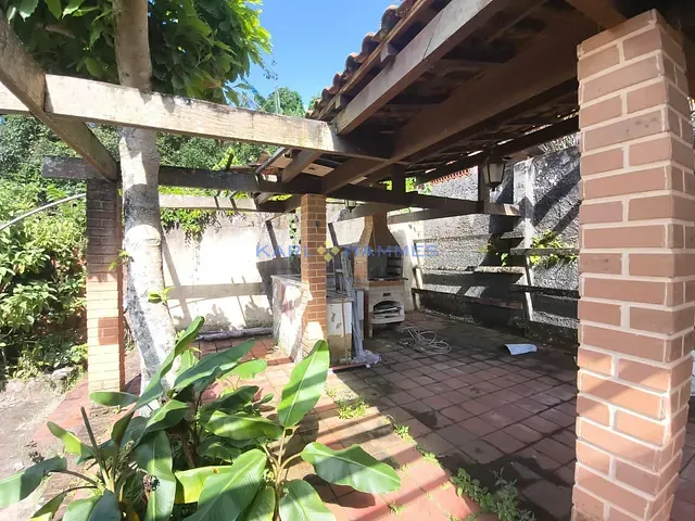 Casa 6 quartos e 4 banheiros, à venda, no bairro Coronel Veiga em Petrópolis