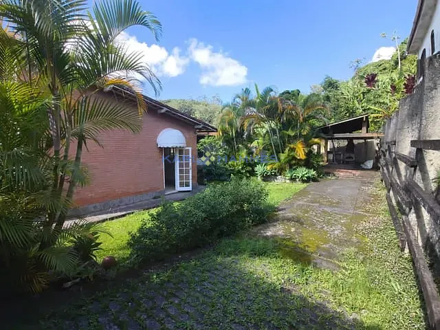 Casa 6 quartos e 4 banheiros, à venda, no bairro Coronel Veiga em Petrópolis