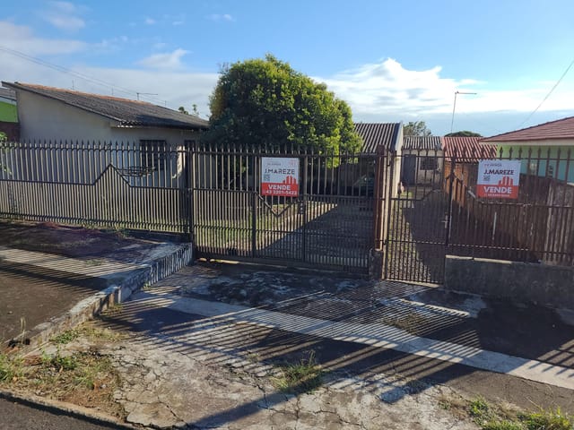 Foto do Casa - IMÓVEL COM 3 CASAS DISPONIVEL PARA VENDA NA RUA NILO PEÇANHA, PRÓXIMO AO SUPER MERCADO PERERINHA | J. Mareze Imóveis Ltda
