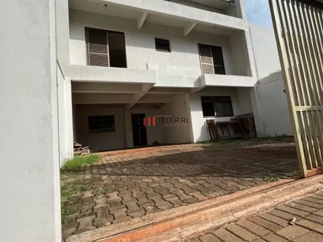 Casa com 304m² 4 quartos e 4 banheiros, à venda, no bairro Jardim Burle Marx em Londrina