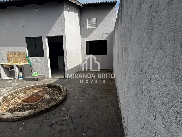 Casa 2 quartos e 2 banheiros, à venda, no bairro Parque Hayala em Aparecida de Goiânia