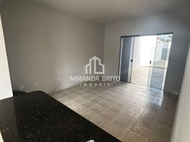Casa 2 quartos e 2 banheiros, à venda, no bairro Parque Hayala em Aparecida de Goiânia