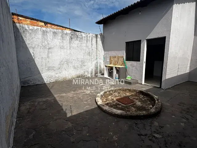 Casa 2 quartos e 2 banheiros, à venda, no bairro Parque Hayala em Aparecida de Goiânia