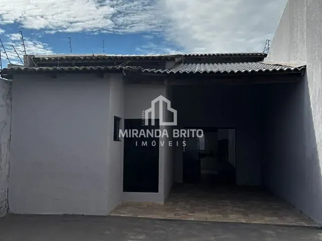 Casa 2 quartos e 2 banheiros, à venda, no bairro Parque Hayala em Aparecida de Goiânia