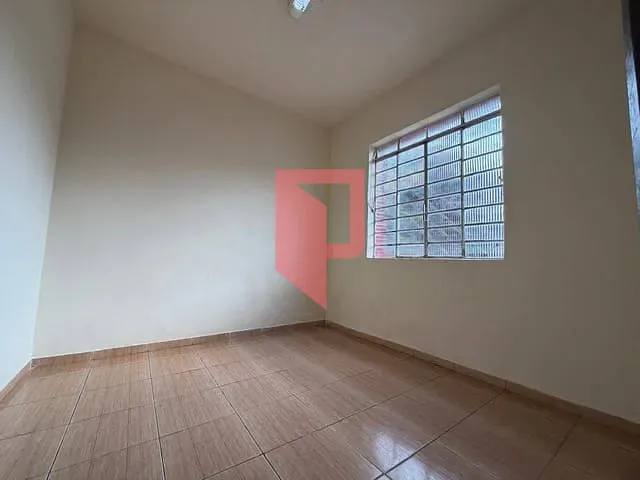 Casa 3 quartos e 1 banheiro, para alugar, no bairro Santa Cruz em Belo Horizonte