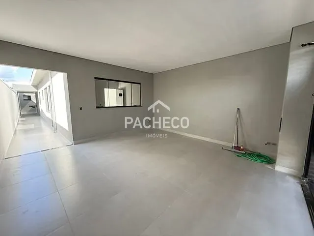 Casa 3 quartos e 2 banheiros, à venda, no bairro Parque Residencial Frezzarin em Santa Bárbara D'Oeste