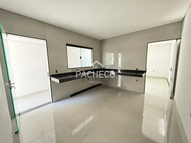 Casa 3 quartos e 2 banheiros, à venda, no bairro Parque Residencial Frezzarin em Santa Bárbara D'Oeste