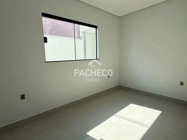 Casa 3 quartos e 2 banheiros, à venda, no bairro Parque Residencial Frezzarin em Santa Bárbara D'Oeste