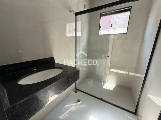 Casa 3 quartos e 2 banheiros, à venda, no bairro Parque Residencial Frezzarin em Santa Bárbara D'Oeste