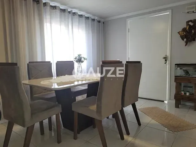 Casa com 120m² 3 quartos e 2 banheiros, à venda, no bairro Xaxim em Curitiba