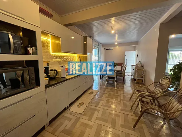 Casa com 300m² 3 quartos e 2 banheiros, à venda, no bairro Frei Adelar em Marau