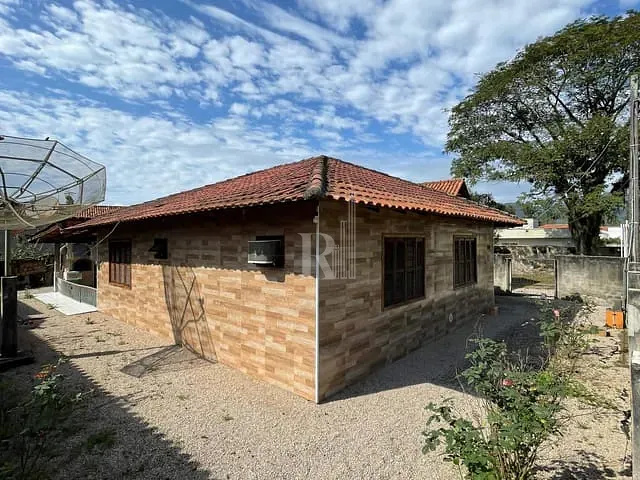 Casa 3 quartos e 1 banheiro, à venda, no bairro Nova Descoberta em Tijucas