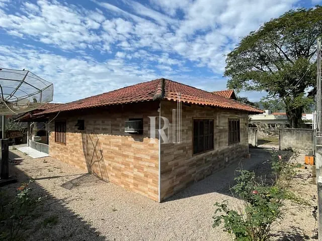 Casa 3 quartos e 1 banheiro, à venda, no bairro Nova Descoberta em Tijucas