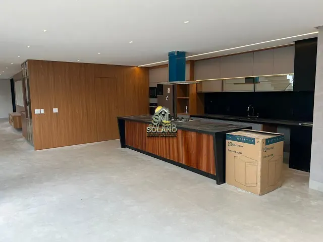Casa com 290m² 4 quartos e 6 banheiros, à venda, no bairro Jardins Madri em Goiânia