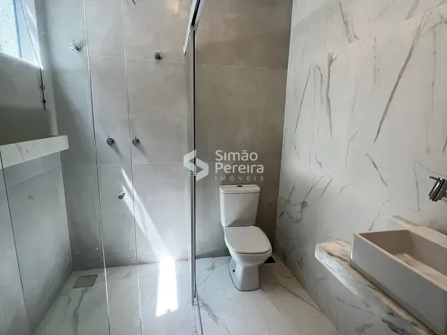 Casa com 374m² 3 quartos e 3 banheiros, à venda, no bairro Santos Dumont em Juiz de Fora