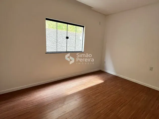 Casa com 374m² 3 quartos e 3 banheiros, à venda, no bairro Santos Dumont em Juiz de Fora